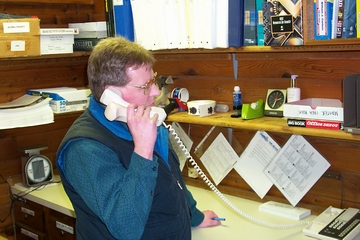 Our Experienced staff consuling on the phone